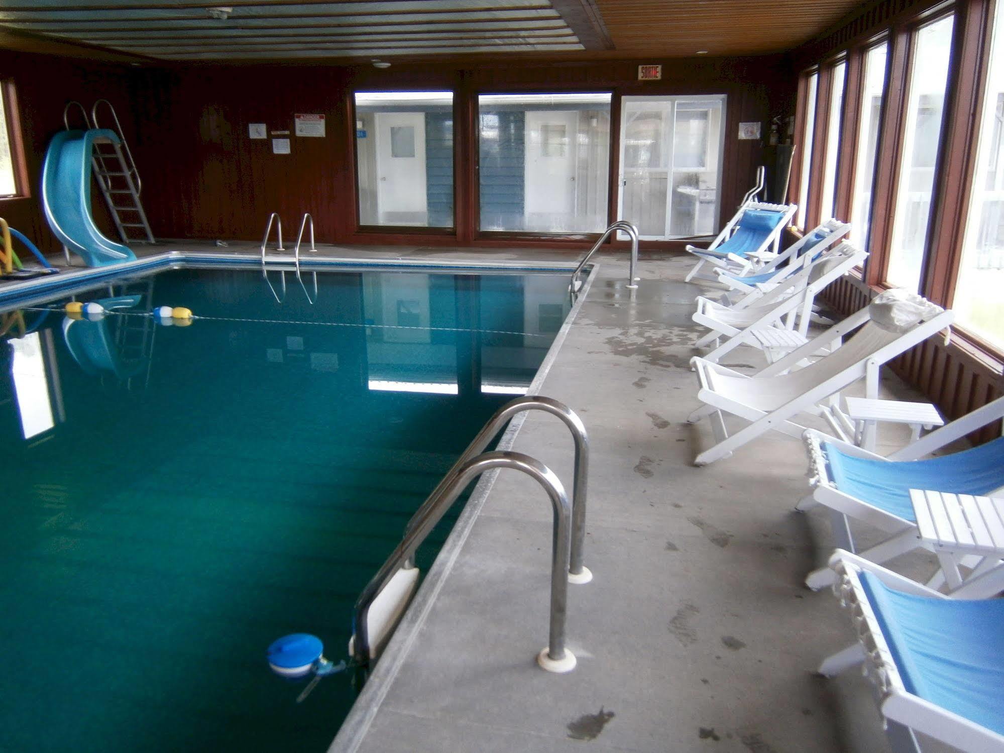 Motel De L'Anse Port-Daniel Exteriör bild